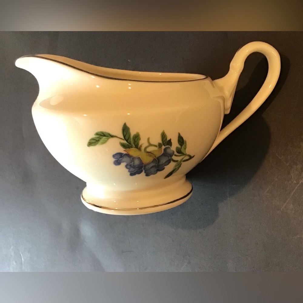 The Heirloom Collection Ma Lin Floral Gravy Boat